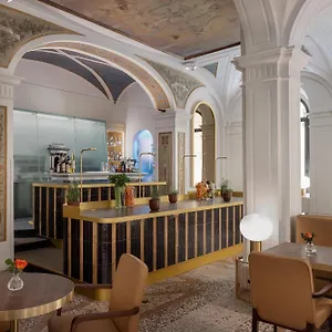 4* Hotel Maison Piazza Di Spagna Esperienze